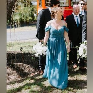 Revelry Lily Chiffon
Color: Desert Blue - 927, L: Petite Maxi: 41in waist to hem